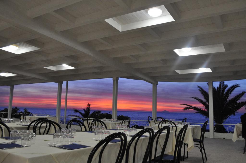 Hotel Ristorante La Scogliera - Nuova Gestione Piraino Kültér fotó