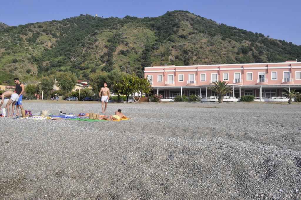 Hotel Ristorante La Scogliera - Nuova Gestione Piraino Kültér fotó