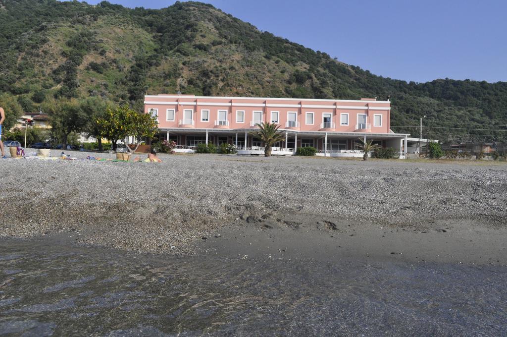 Hotel Ristorante La Scogliera - Nuova Gestione Piraino Kültér fotó