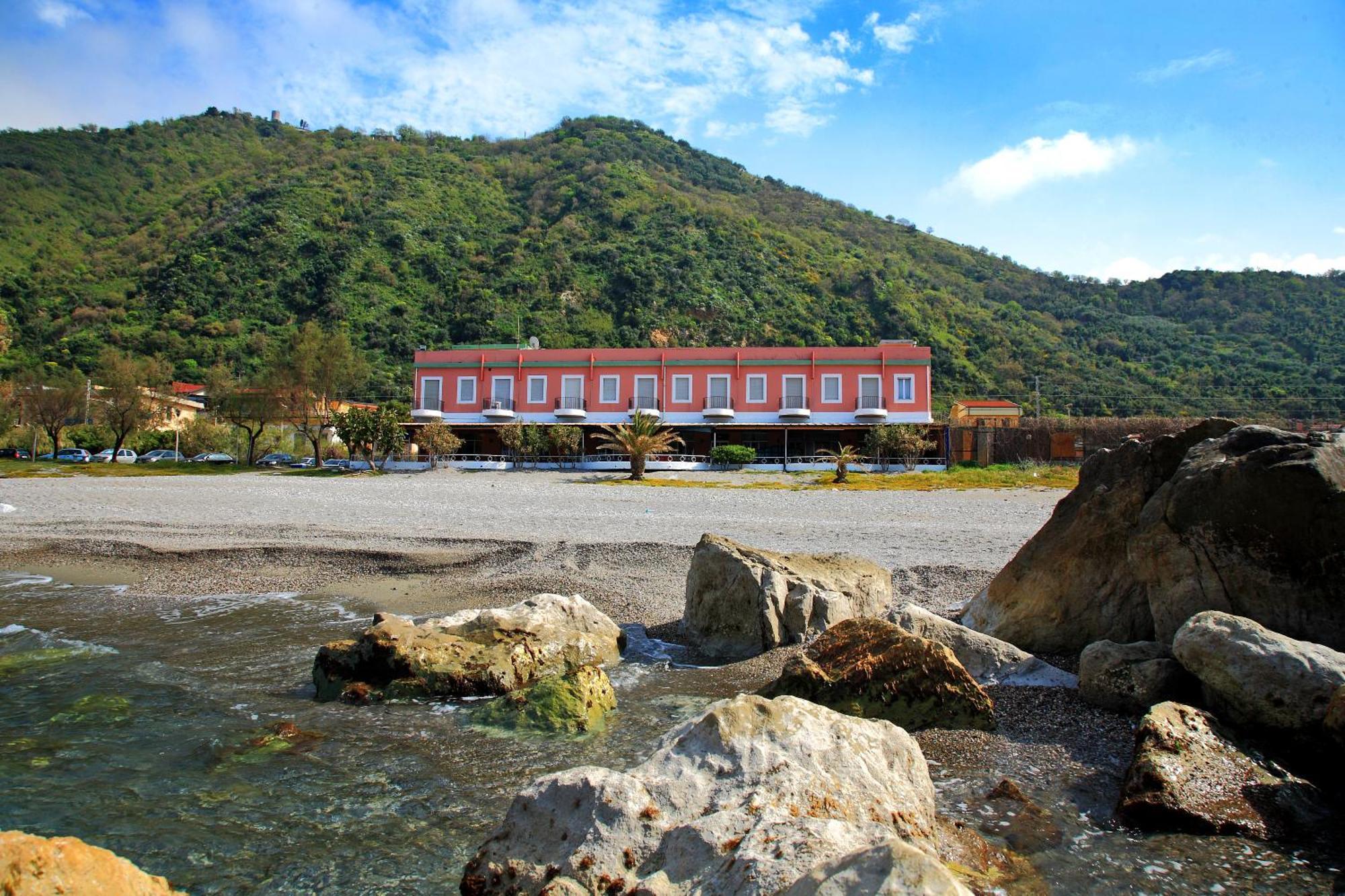 Hotel Ristorante La Scogliera - Nuova Gestione Piraino Kültér fotó