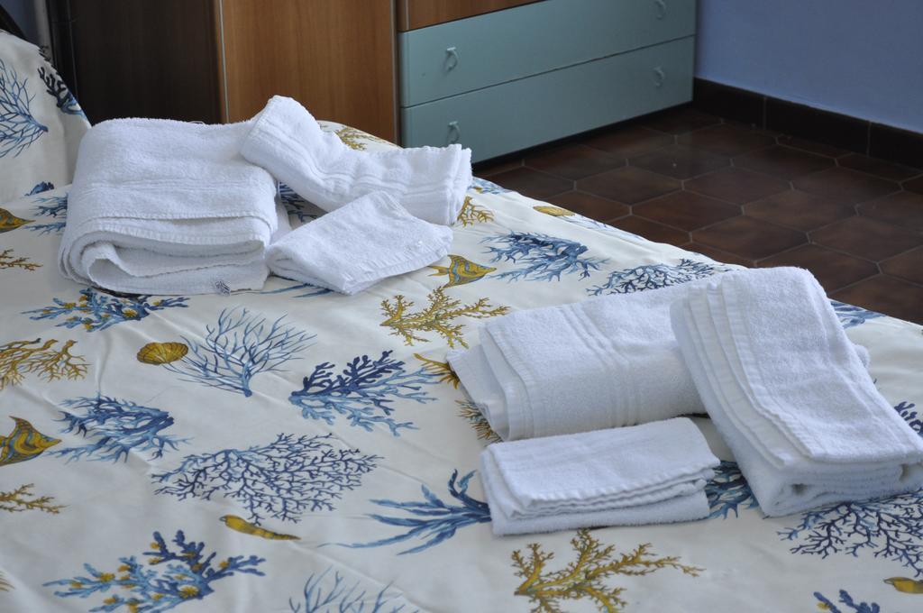 Hotel Ristorante La Scogliera - Nuova Gestione Piraino Kültér fotó