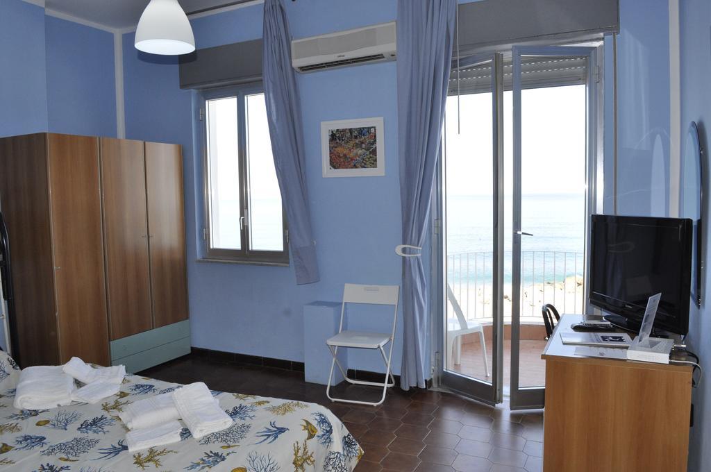 Hotel Ristorante La Scogliera - Nuova Gestione Piraino Kültér fotó