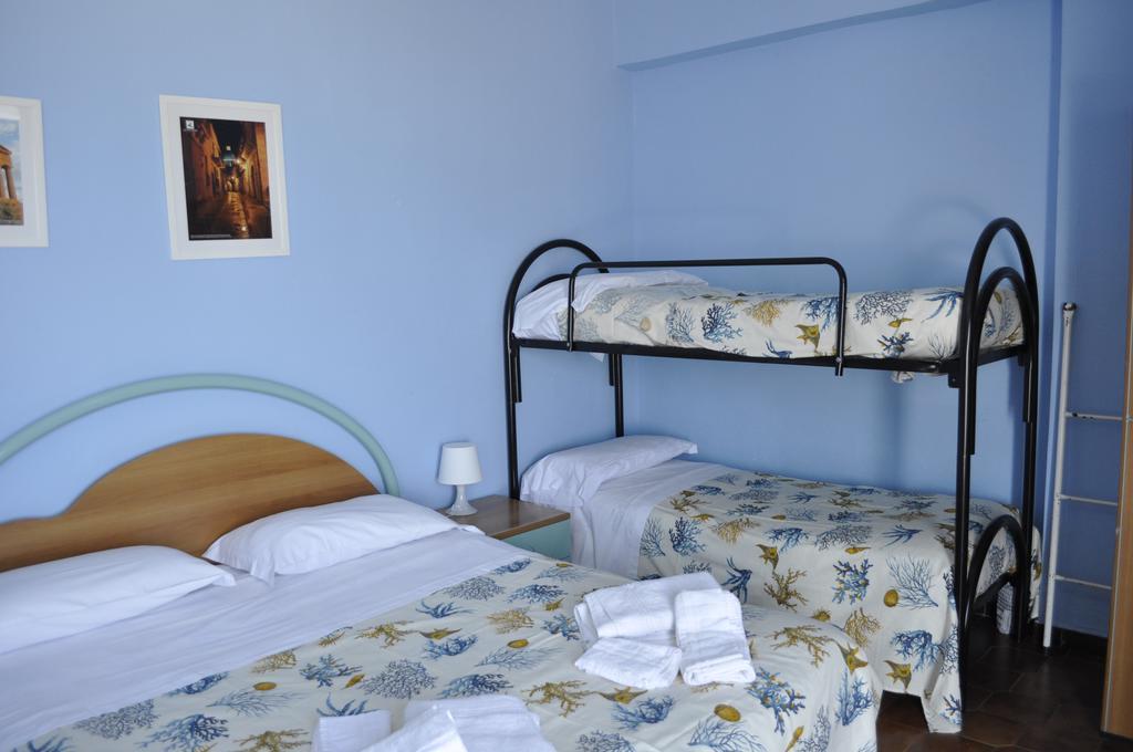 Hotel Ristorante La Scogliera - Nuova Gestione Piraino Kültér fotó