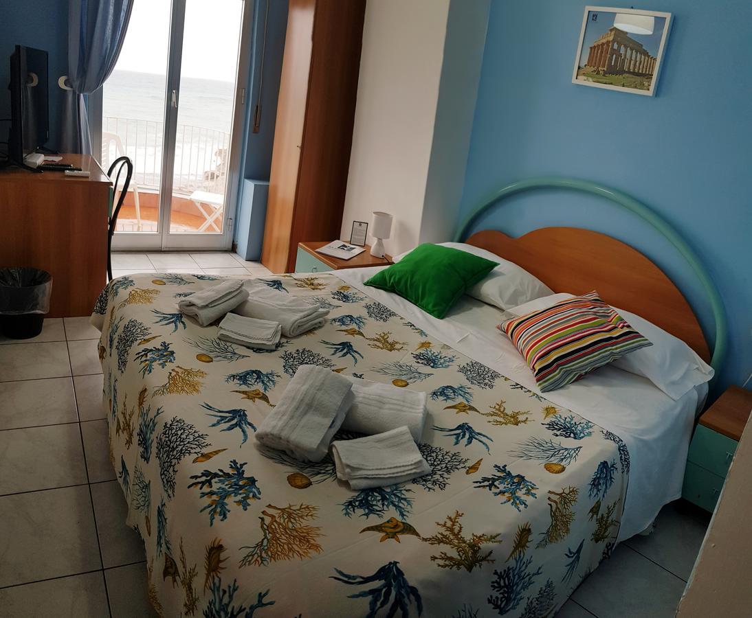 Hotel Ristorante La Scogliera - Nuova Gestione Piraino Kültér fotó