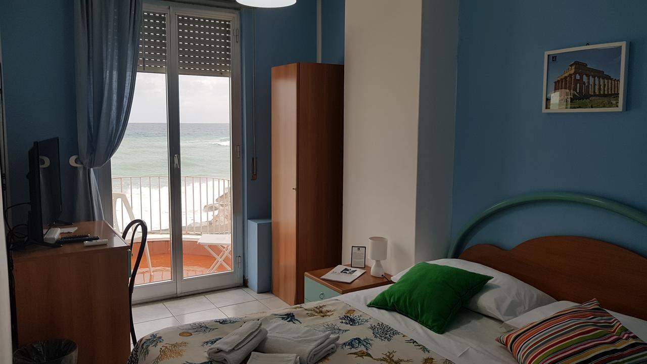 Hotel Ristorante La Scogliera - Nuova Gestione Piraino Kültér fotó