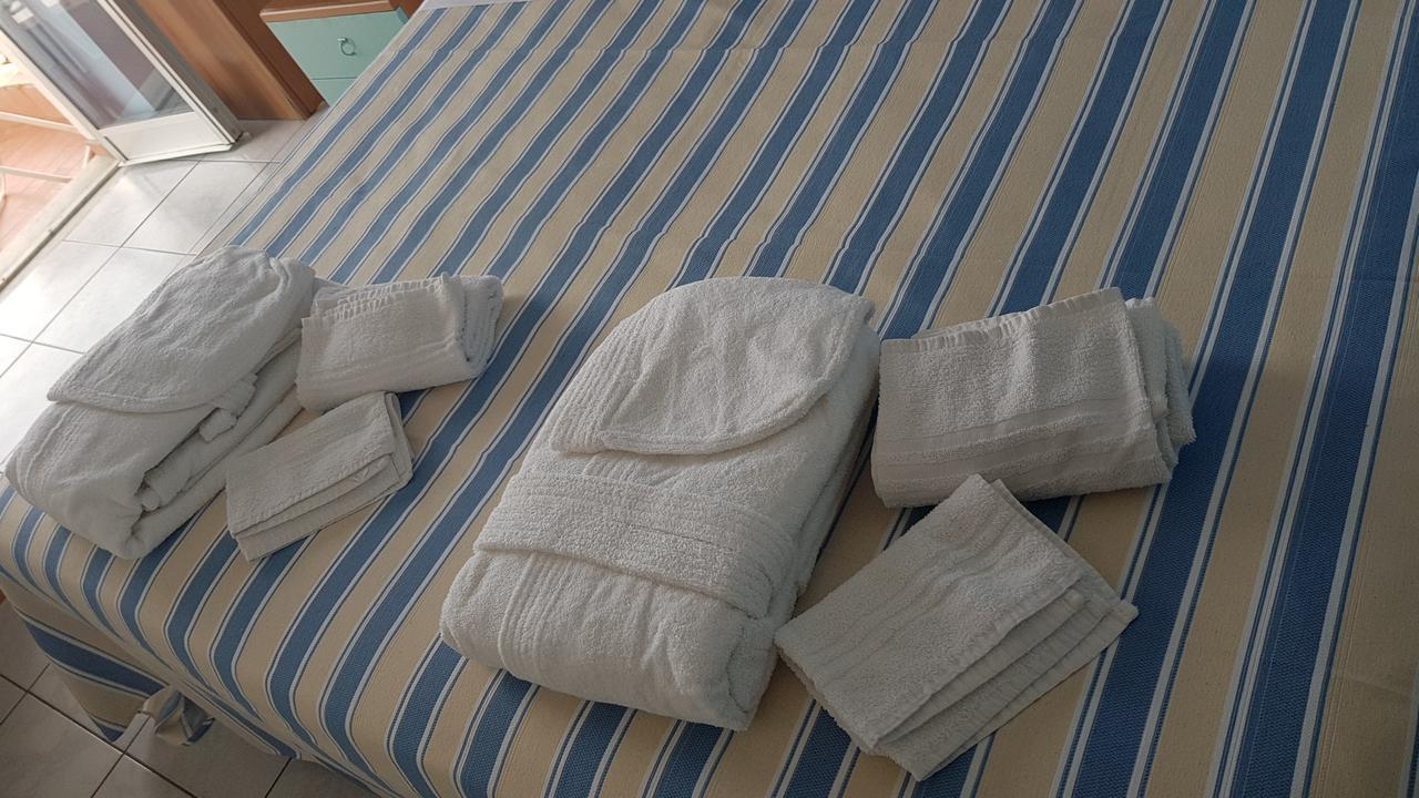 Hotel Ristorante La Scogliera - Nuova Gestione Piraino Kültér fotó
