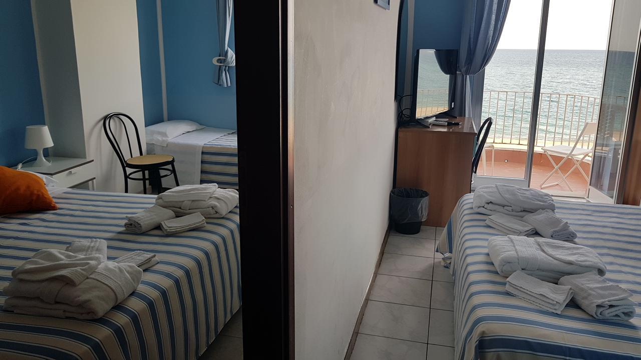 Hotel Ristorante La Scogliera - Nuova Gestione Piraino Kültér fotó